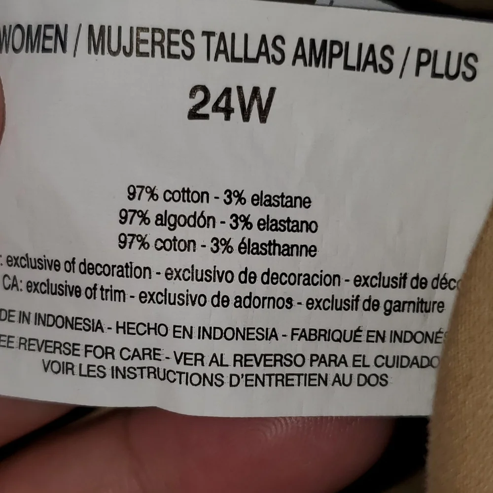 24 Gloria Vanderbilt khaki beige tan shorts NWT - Picture 8 of 8